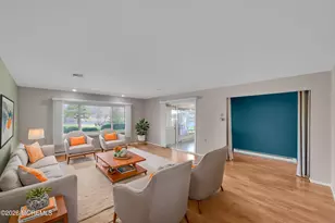 588A Lake Point Dr, Lakewood, NJ 08701 - Photo 5