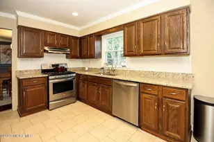 26 Patterson Dr, Freehold, NJ 07728 - Photo 5
