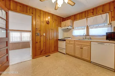 570 Central Avenue, Spring Lake, NJ 07762 - Photo 11