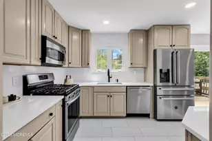 [Address not provided], Manalapan Township, NJ 07726 - Photo 25