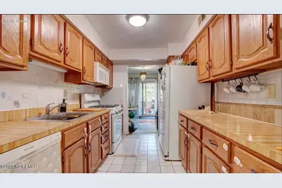 185 Nathan Drive, North Brunswick Township, NJ 08902 - Photo 7