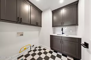 306 Valley St, Middletown, NJ 07748 - Photo 45