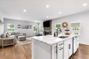 7 Patriot St, Farmingdale, NJ 07727 - Photo 15