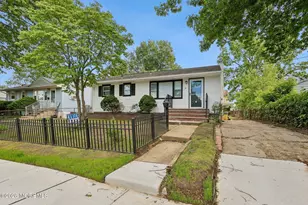 34 Liberty St, Freehold, NJ 07728 - Photo 3
