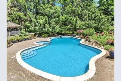 427 Fawns Run, Morganville, NJ 07751 - Photo 11