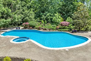 427 Fawns Run, Morganville, NJ 07751 - Photo 11