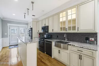 245 Jewett Avenue, Jersey City, NJ 07304 - Photo 5