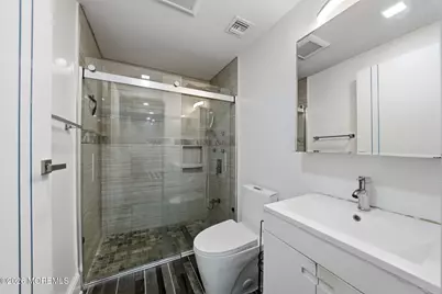 245 Jewett Avenue, Jersey City, NJ 07304 - Photo 19