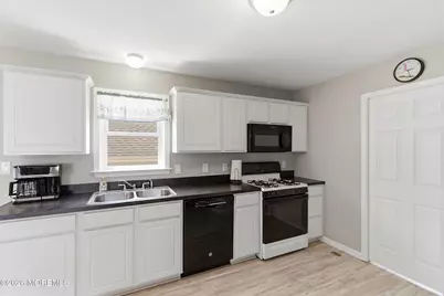334 E Bayview Avenue, Ocean Gate, NJ 08740 - Photo 11