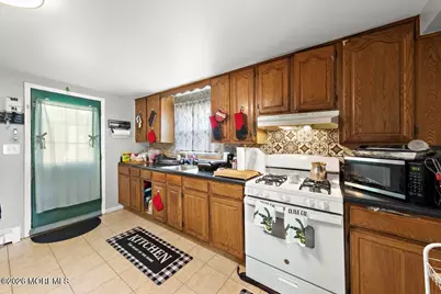 472 Buckelew Avenue, Monroe Township, NJ 08831 - Photo 13
