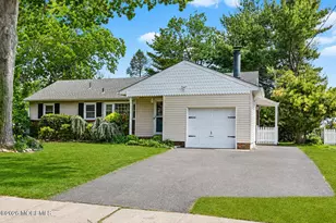 90 Oak Hill Dr, Toms River Township, NJ 08753 - Photo 1