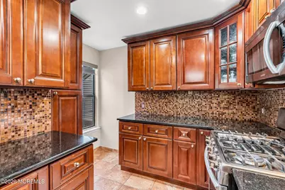212 Sunshine Court #212, Sayreville, NJ 08859 - Photo 11