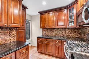 212 Sunshine Ct, Sayreville, NJ 08859 - Photo 11
