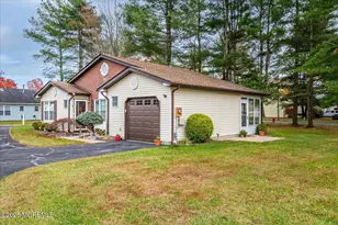 1 Linton Close, Freehold, NJ 07728 - Photo 3