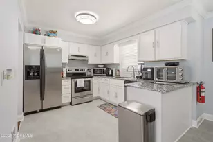 111 Oak Ridge Pkwy, Toms River Township, NJ 08755 - Photo 9