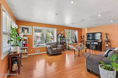 525 Jackson Avenue, Brick, NJ 08723 - Photo 9