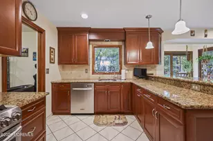 42 Saupe Dr, Manalapan Township, NJ 07726 - Photo 19