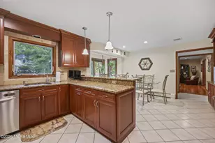 42 Saupe Dr, Manalapan Township, NJ 07726 - Photo 15