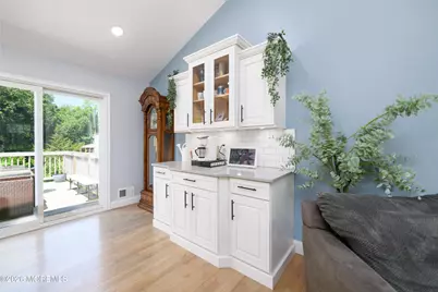 19 Kelvin Avenue, Leonardo, NJ 07737 - Photo 11