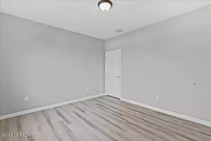 136 Mill Pond Wy, Eatontown, NJ 07724 - Photo 23