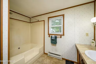 407 Sinclair Avenue, Lanoka Harbor, NJ 08734 - Photo 17