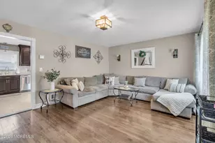 507 Thompson Pl, Middletown, NJ 07748 - Photo 5