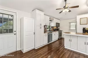 76 Morris Ave, Belford, NJ 07718 - Photo 9
