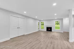 386 Hampton Pl, Morganville, NJ 07751 - Photo 3