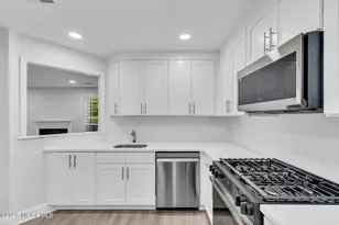 386 Hampton Pl, Morganville, NJ 07751 - Photo 11