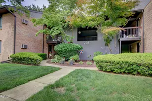 205 Covered Bridge Blvd, Manalapan Township, NJ 07726 - Photo 3