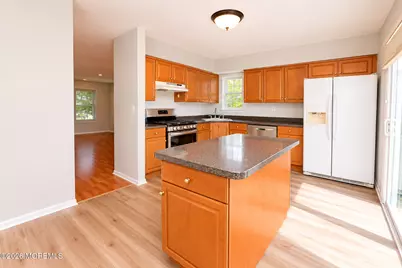 44 Alameda Court, Eatontown, NJ 07724 - Photo 11