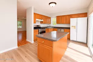 44 Alameda Ct, Eatontown, NJ 07724 - Photo 11