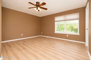44 Alameda Ct, Eatontown, NJ 07724 - Photo 25