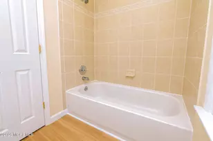 44 Alameda Ct, Eatontown, NJ 07724 - Photo 27