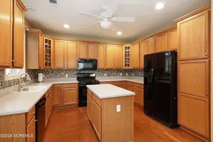 9 Kensington Ct, Holmdel, NJ 07733 - Photo 9