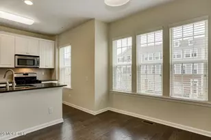 146 Waypoint Dr, Eatontown, NJ 07724 - Photo 9