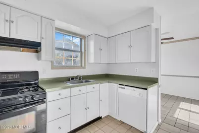 638 Demont Street, Toms River Township, NJ 08753 - Photo 5