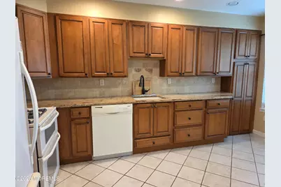 7 Horseshoe Court, Tinton Falls, NJ 07753 - Photo 7
