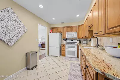 7 Horseshoe Court, Tinton Falls, NJ 07753 - Photo 9
