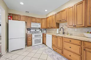 7 Horseshoe Ct, Tinton Falls, NJ 07753 - Photo 11