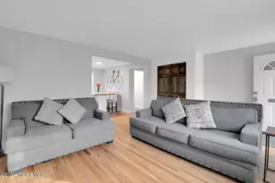 155 Manor Dr, Red Bank, NJ 07701 - Photo 3