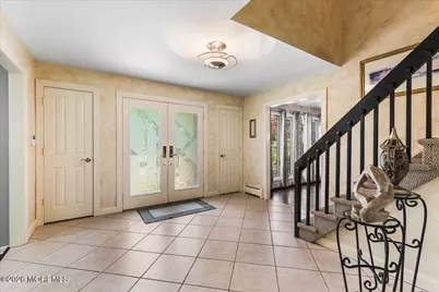 16 Leonard Drive, Morganville, NJ 07751 - Photo 5