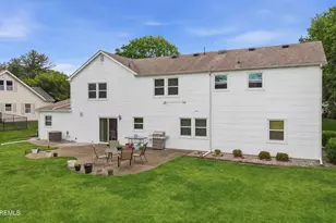 22 River Dr, Marlboro Township, NJ 07746 - Photo 43
