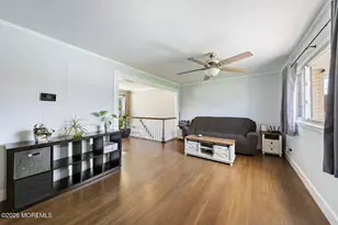114 Wynnewood Ct, Freehold, NJ 07728 - Photo 5