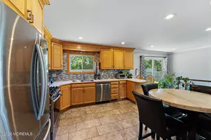 114 Wynnewood Ct, Freehold, NJ 07728 - Photo 9