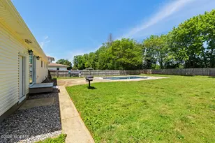 114 Wynnewood Ct, Freehold, NJ 07728 - Photo 23