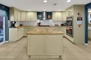 7 Winthrop Pl, Hazlet Township, NJ 07730 - Photo 11