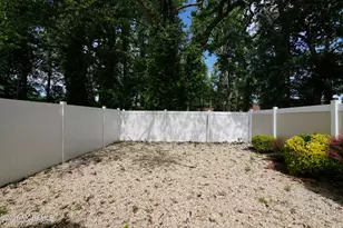 7 Winthrop Pl, Hazlet Township, NJ 07730 - Photo 37