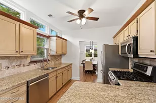 10 Ravenwood Ct, Freehold, NJ 07728 - Photo 5