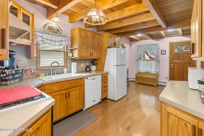 37 Maple Shade Avenue E, Hamilton Square, NJ 08690 - Photo 7